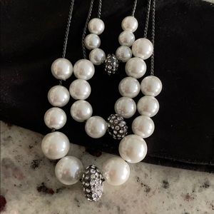 White House Black Market Pearl Necklace